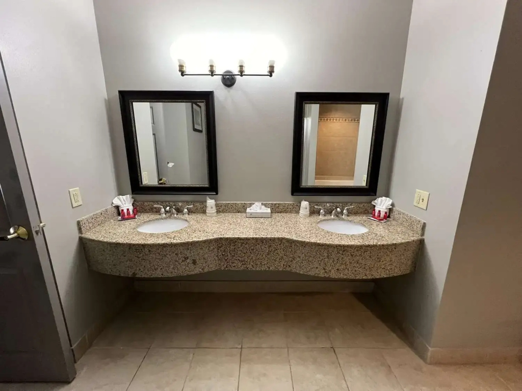 Big Country Hotel & Suites, SureStay Collection by BW