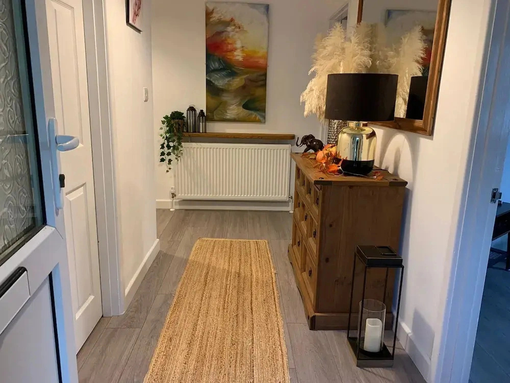 Impeccable 3-bed Bungalow Near Launceston