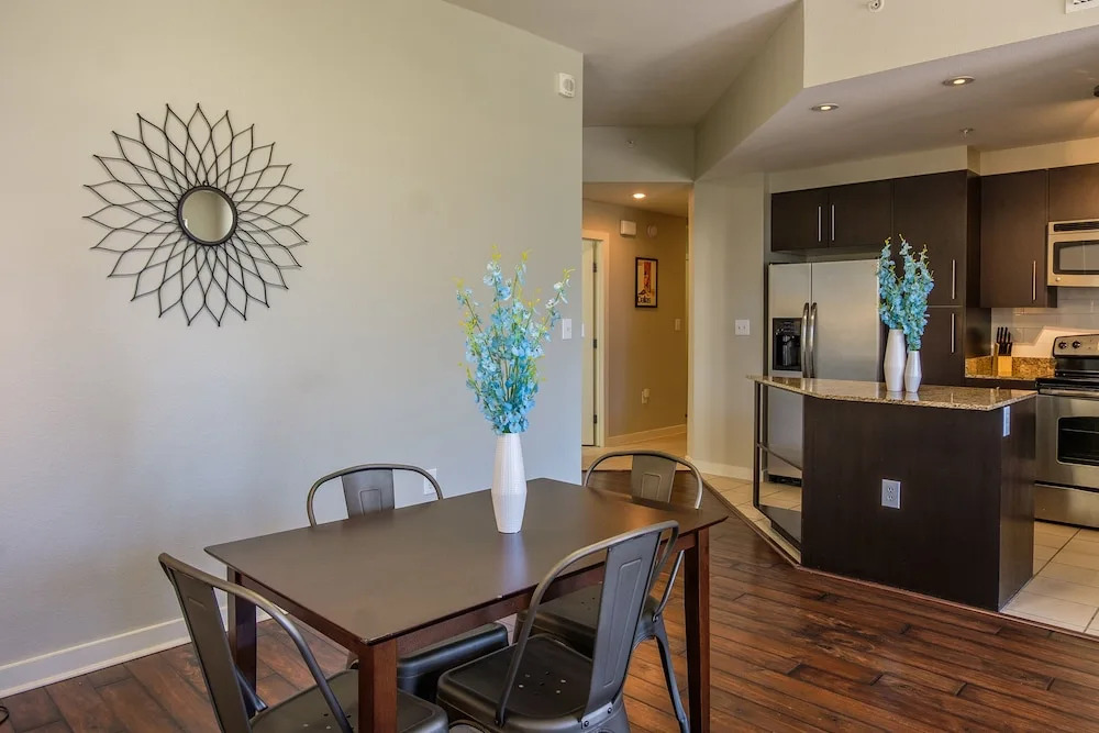 Reverchon Park Apartments by Frontdesk