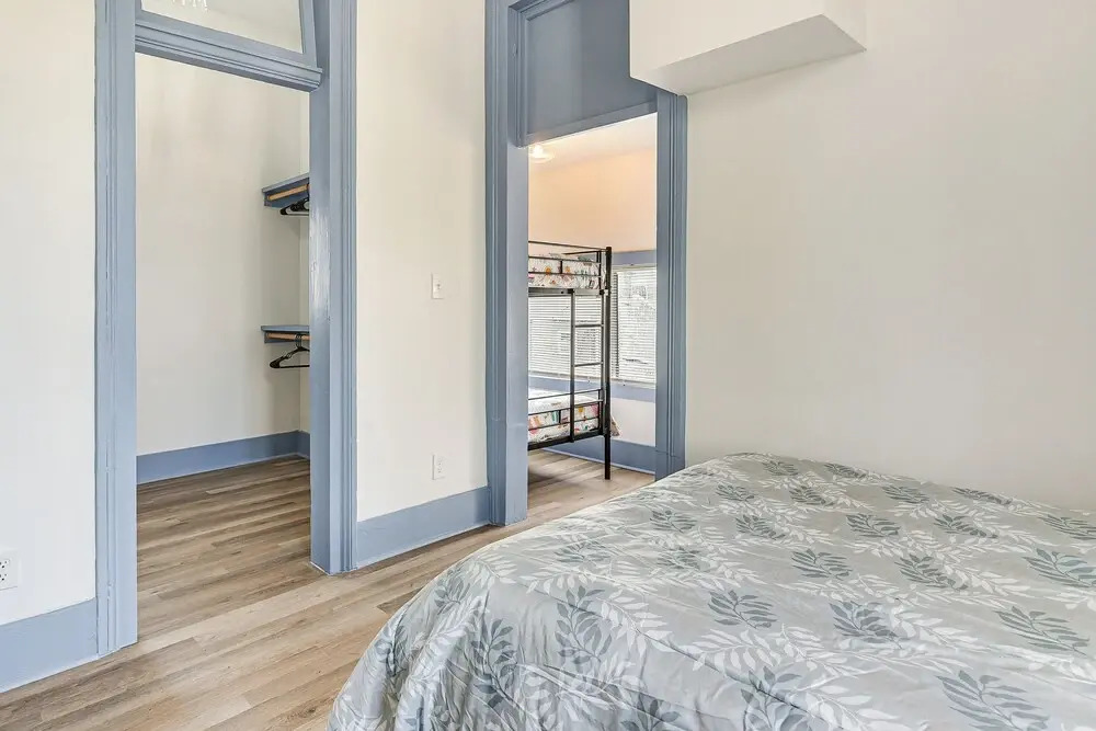 < 1/2 Mi to The Strand: Historic Galveston Apt!