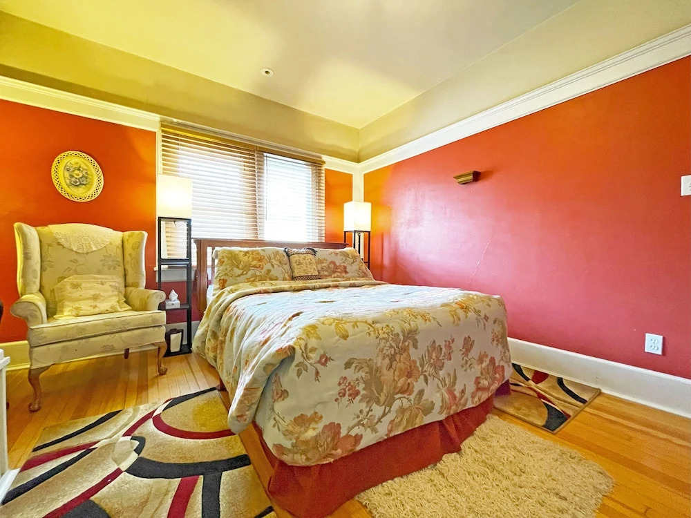 White Rose Inns & Motel