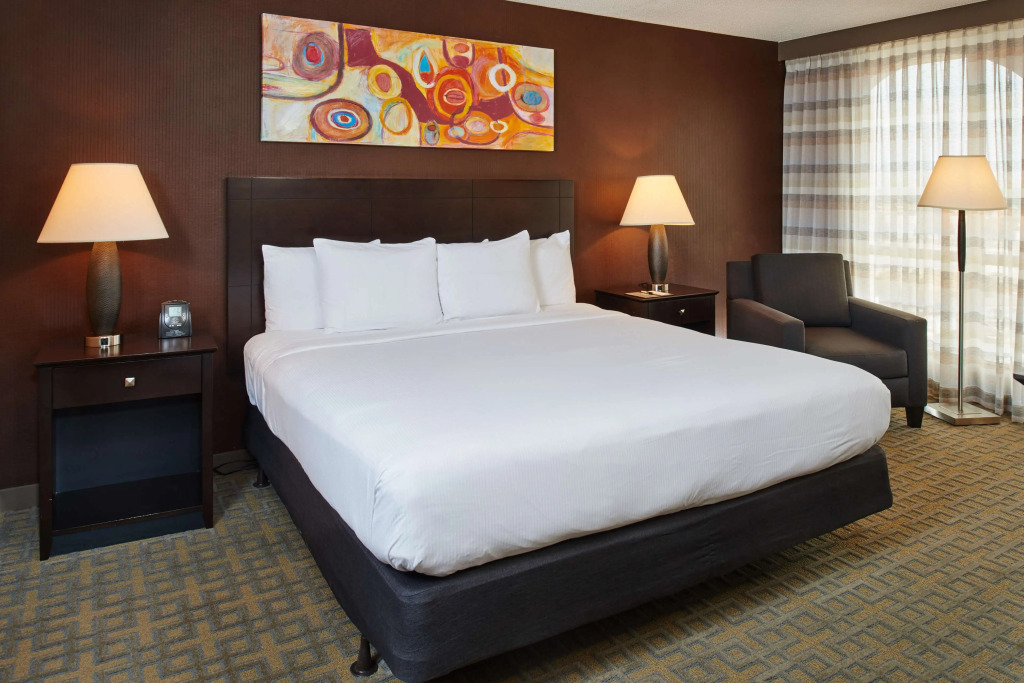 DoubleTree by Hilton Dallas Market Center