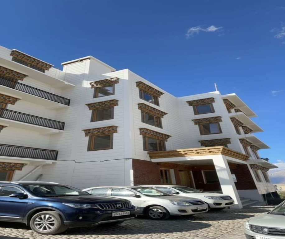 The Zurfi's Hotel