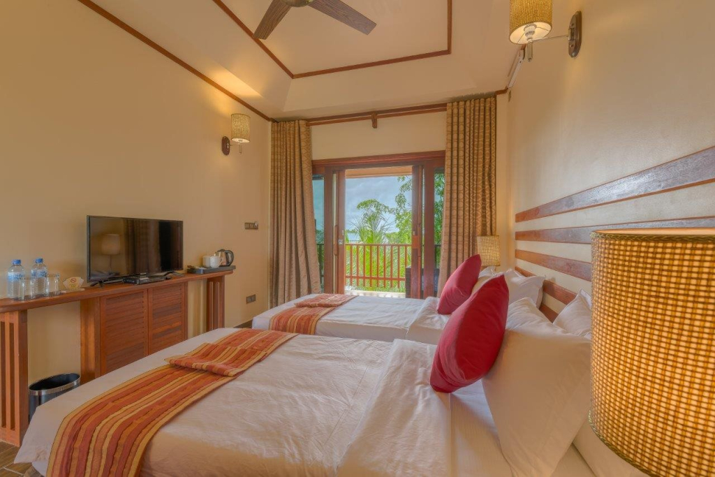 Отель Araamu Holidays & Spa