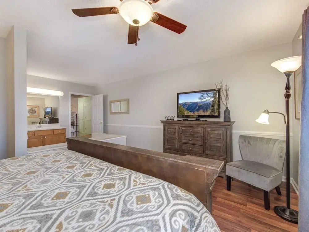Valley Retreat Whispering Pines 142