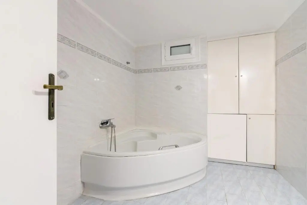 Comfy apartment for 6 people in Heraklion
