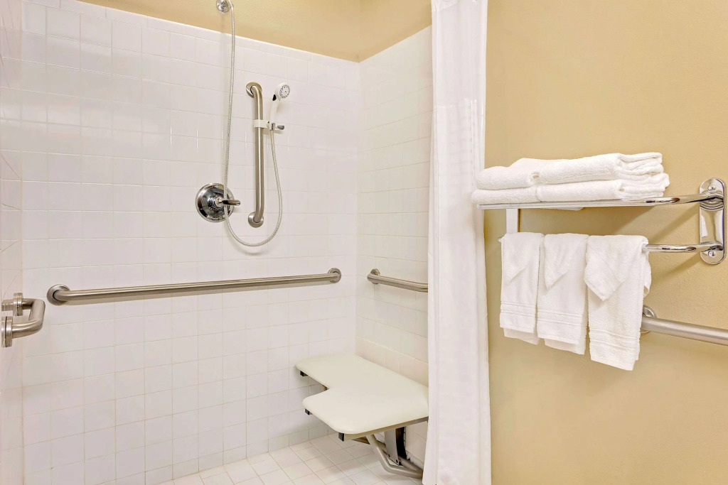 Microtel by Wyndham Perry National Fairground Area I-75