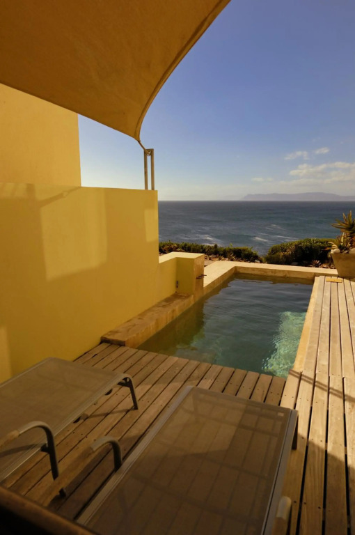 Whalesong Lodge