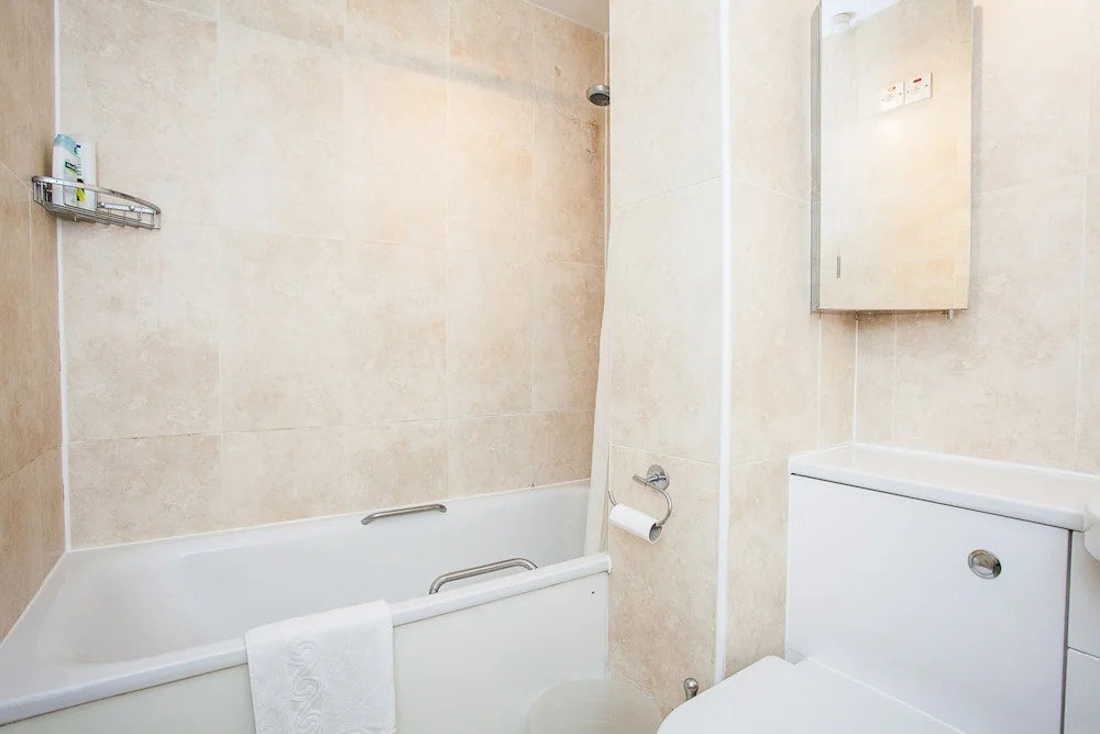 Quiet 3 Bedroom Apartment With Stunning Views