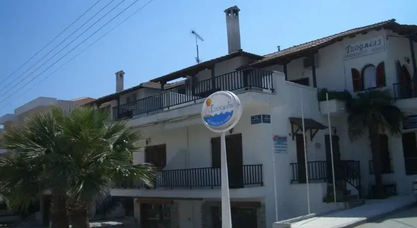 Tzogalis Apartments 1