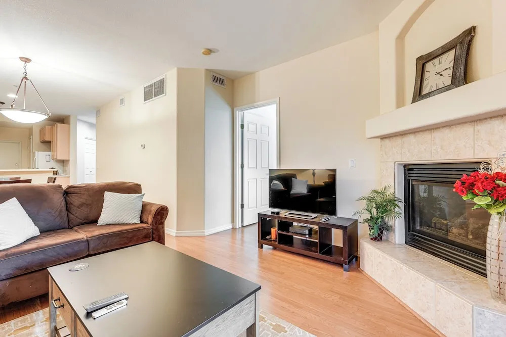 Golf Course Views! Relaxing & Convenient Mesa Unit