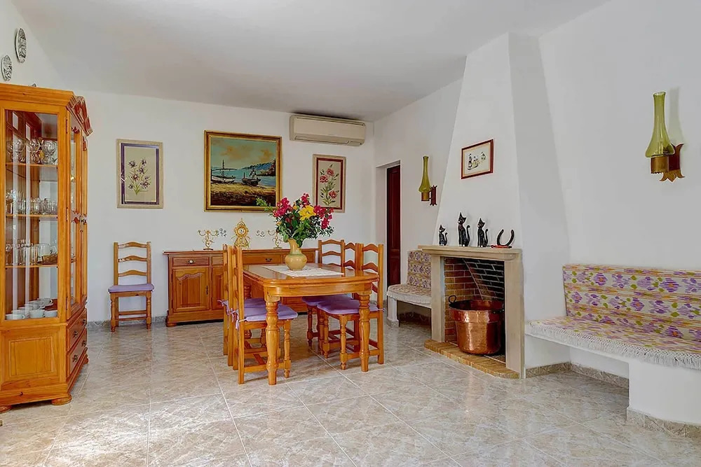 Villa Las Flores by Villa Plus