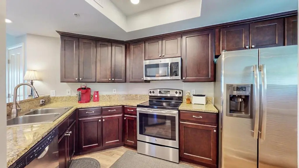 4104 Windsor Court North