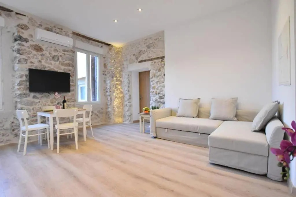 Gorgeous Brand New 2 Bedrooms