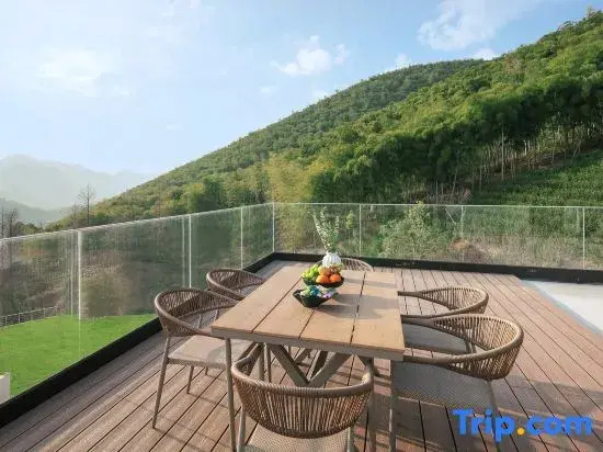 Qingyunjian homestay in Moganshan  · Designer-Inspired Mountain Luxury Stay with Garden