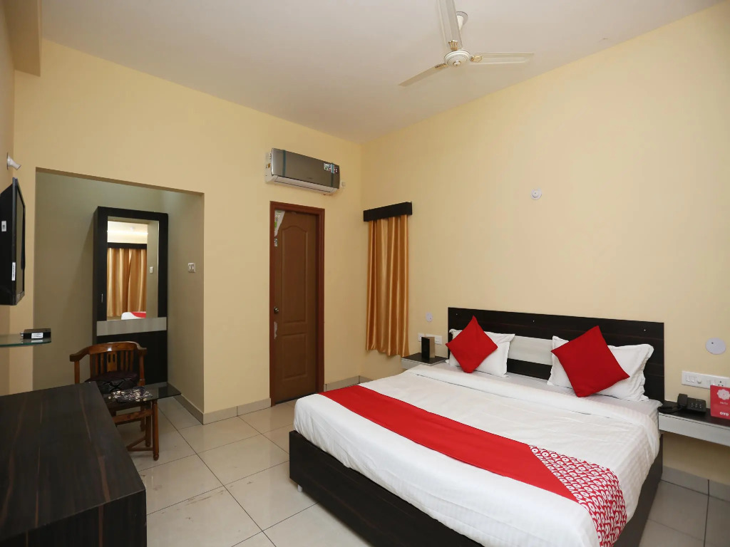 OYO Flagship 27030 Hotel Blue Bell