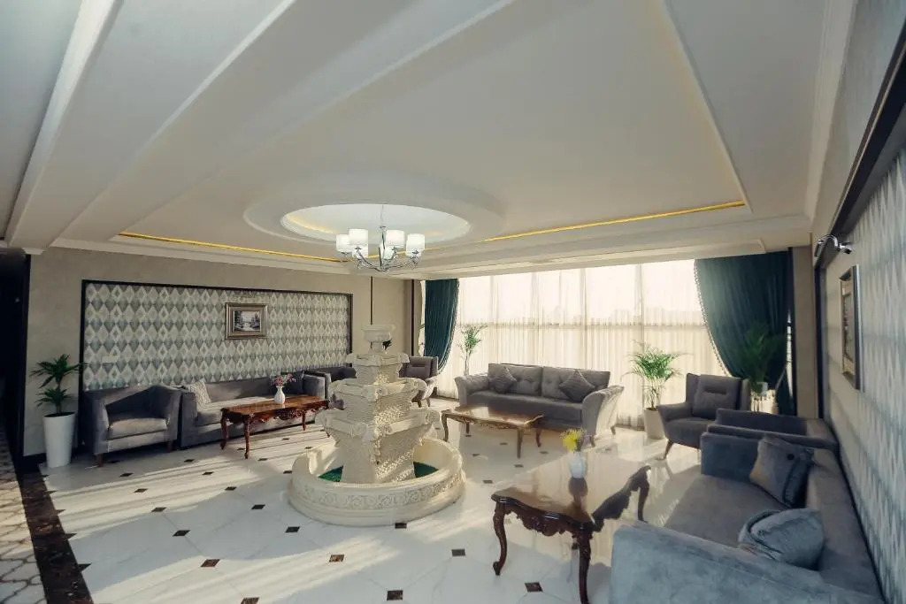 Royal Grand