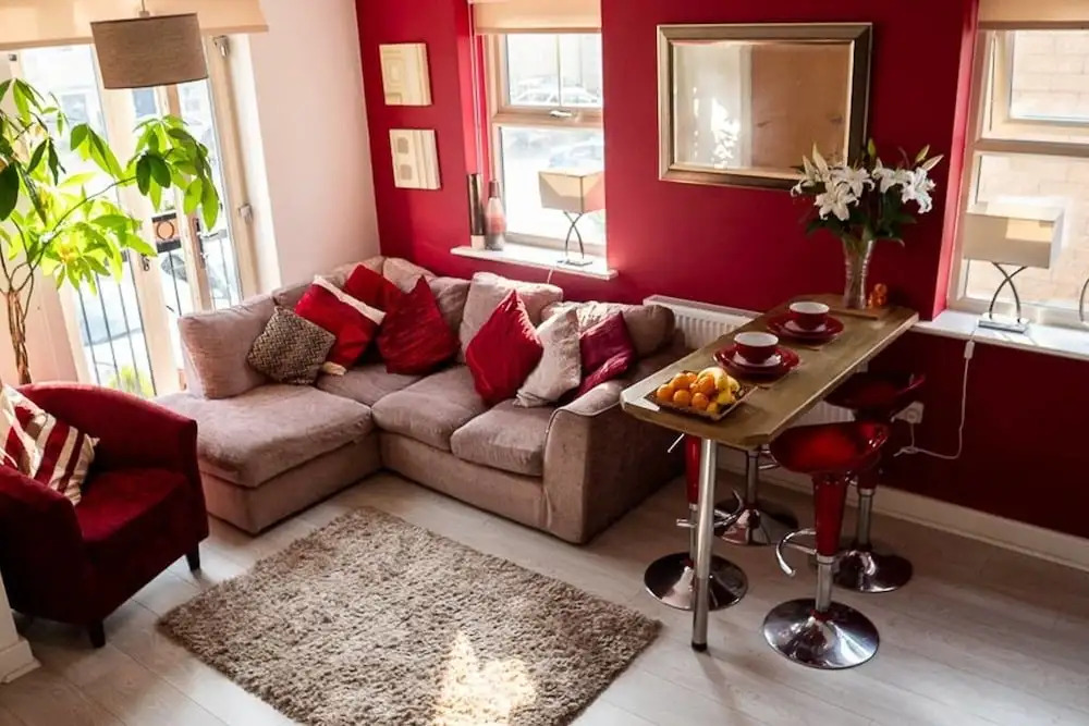 Modern Canalside City Townhouse - Parking & Garden