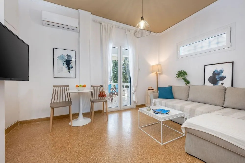 Breeze One Bedroom Apartment by BluPine
