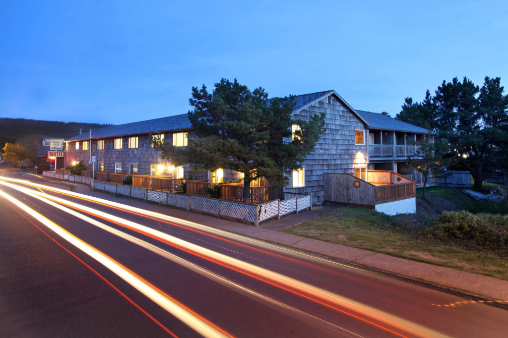Coast River Inn by OYO Seaside