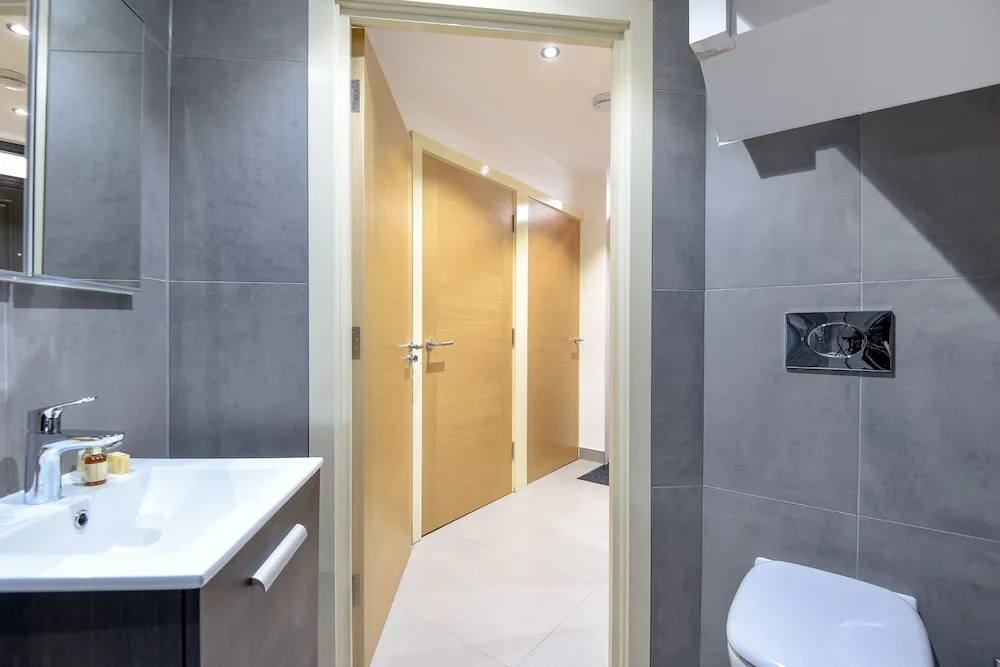 Duplex Studio Apartment In Kensington