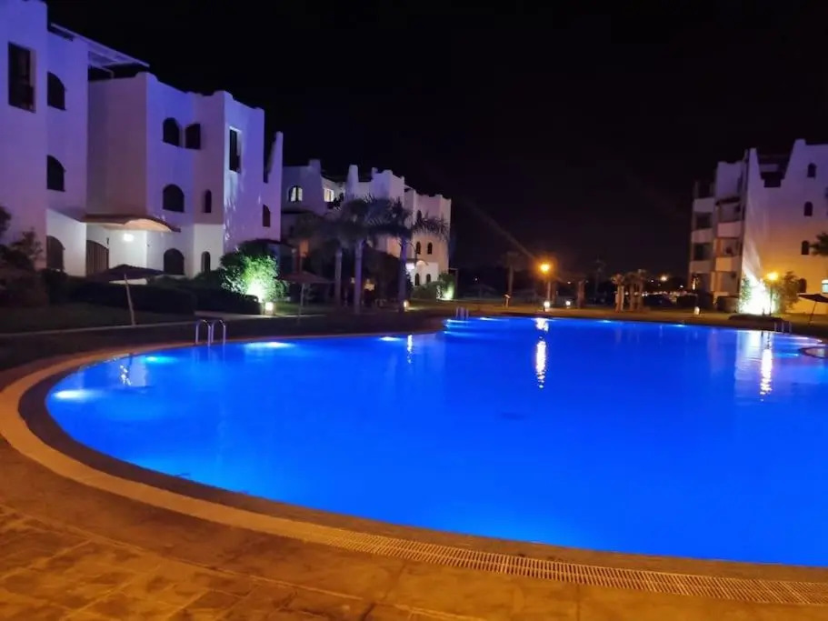 Superbe Appt. Neuf au complx.MANGLE avec piscine