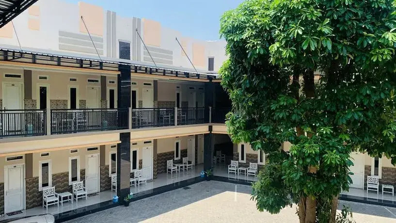 Asmi Hotel