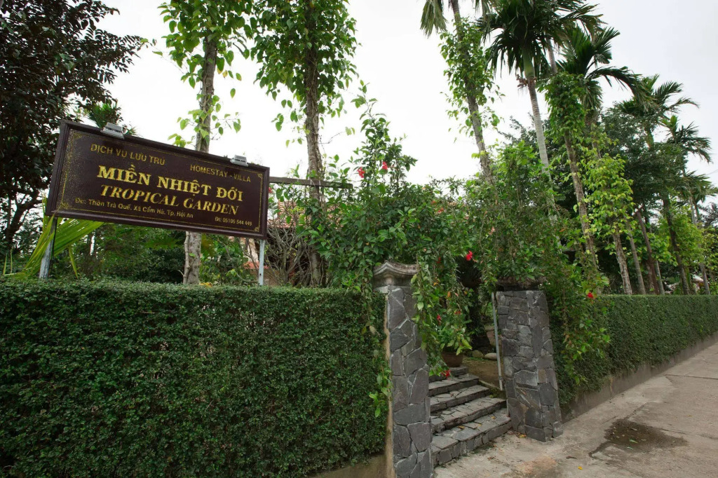 Tropical Garden & Pool Villa