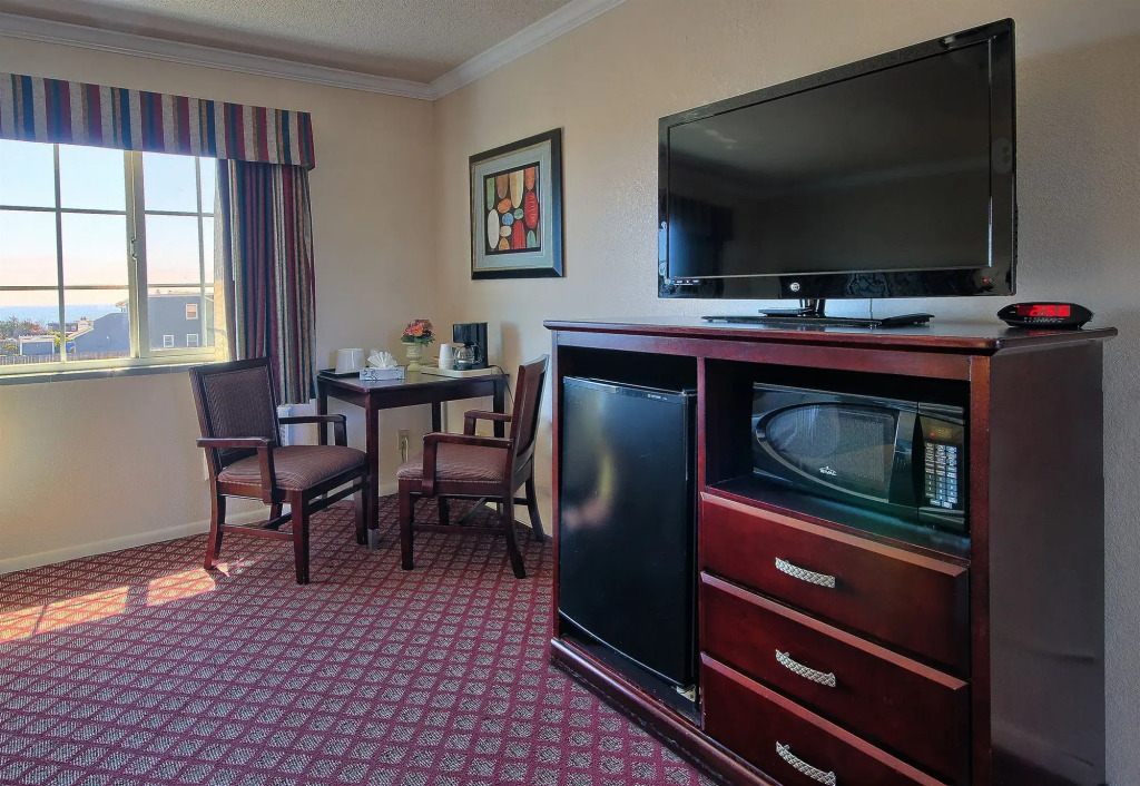 Sea Breeze Inn - San Simeon