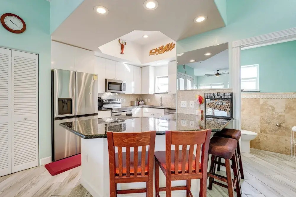 Colorful Townhome, Steps to Clearwater Beach!