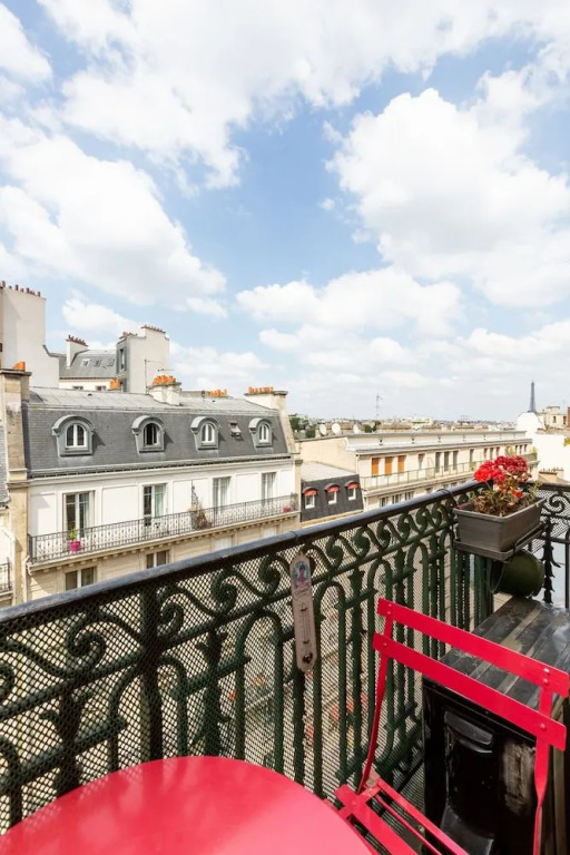 Balcony Bliss steps from the Bois de Boulogne