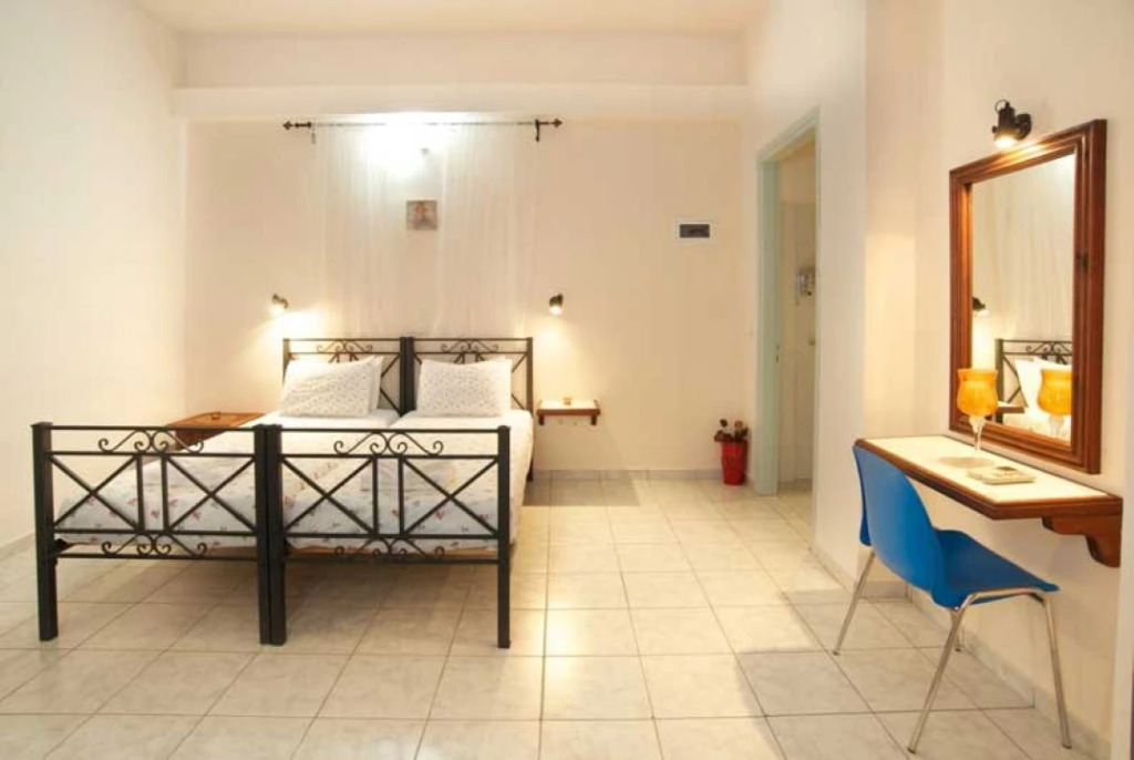 Nostos Studios & Apartments