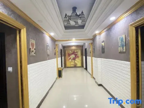 Yongcheng Zijinghua Fashion Hotel