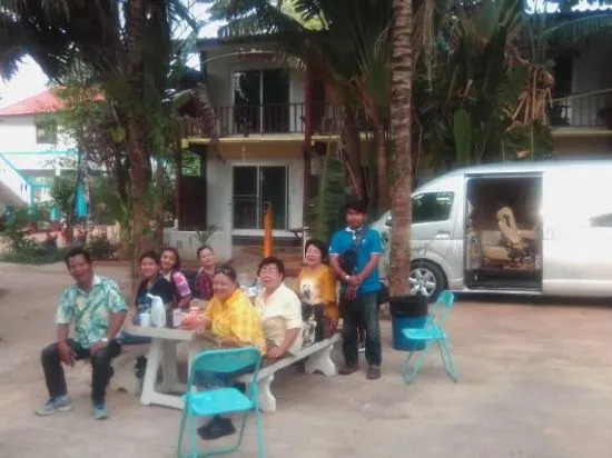 Wangnamkam Riverside Resort