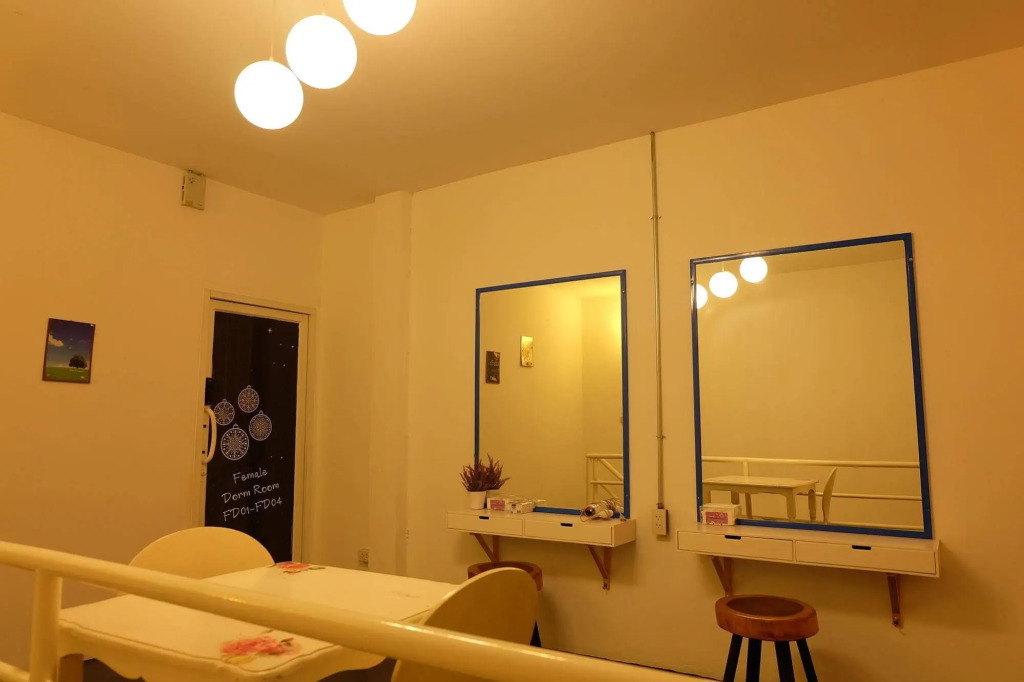 Finlay House - Hostel
