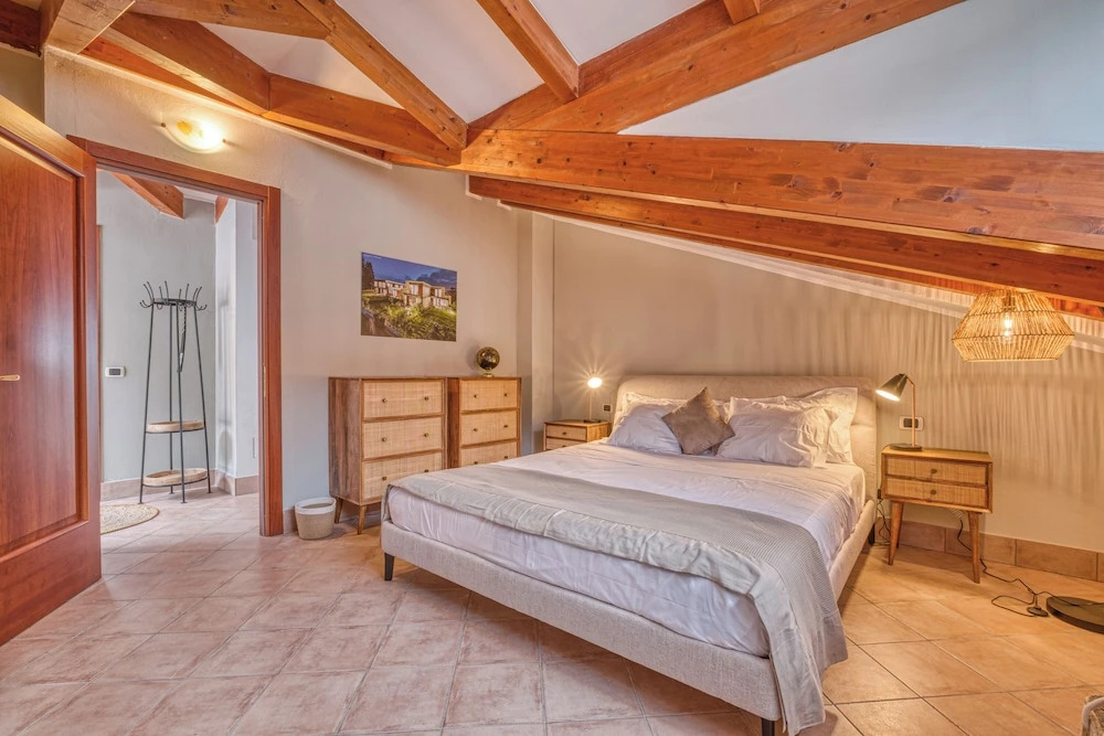 Villa Luce del Sol with Pool - L - Happy Rentals