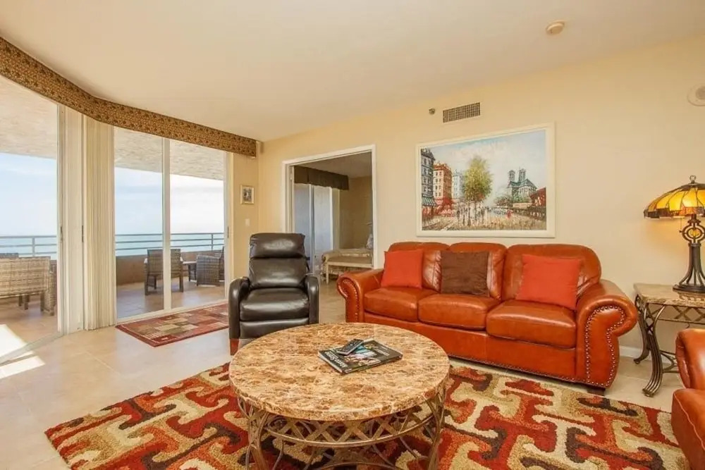 Som 701 - Somerset 3 Bedroom Condo by Redawning