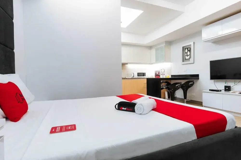 Reddoorz Premium @ Venice Luxury Bgc 2