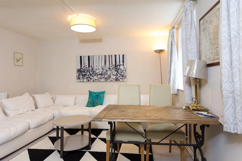 Incredible 2 Bedroom Flat next to Westminster Abbey
