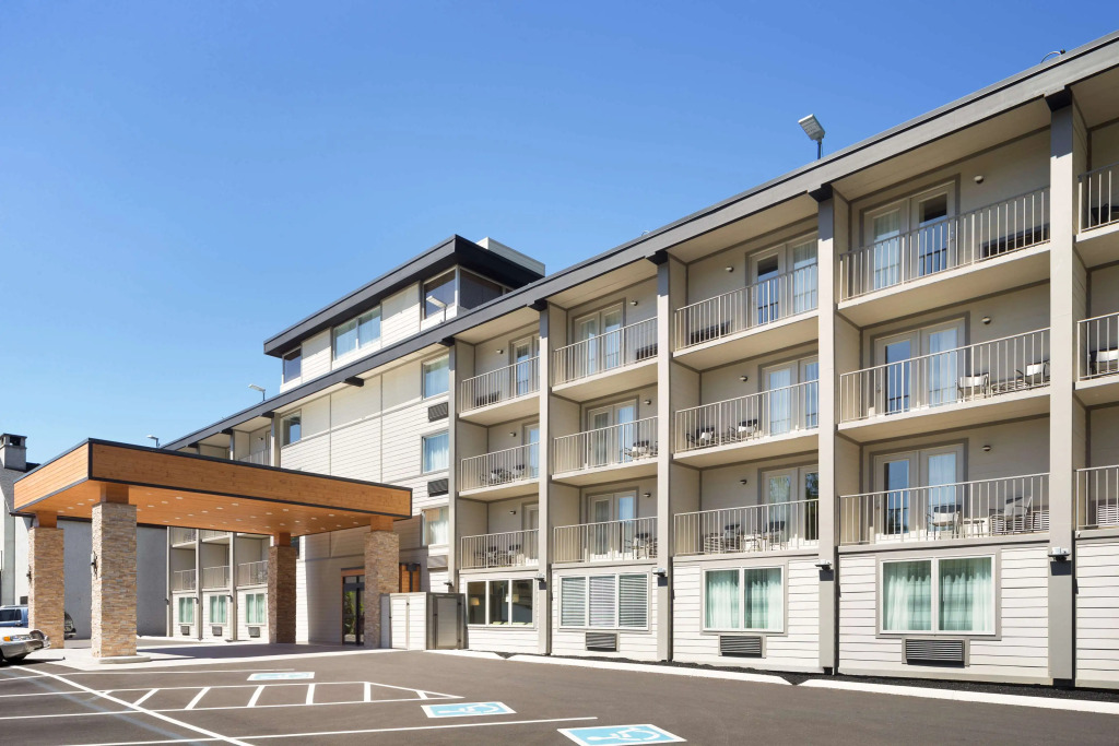 Country Inn & Suites Downtown Convention Center by Radisson, Gatlinburg, TN