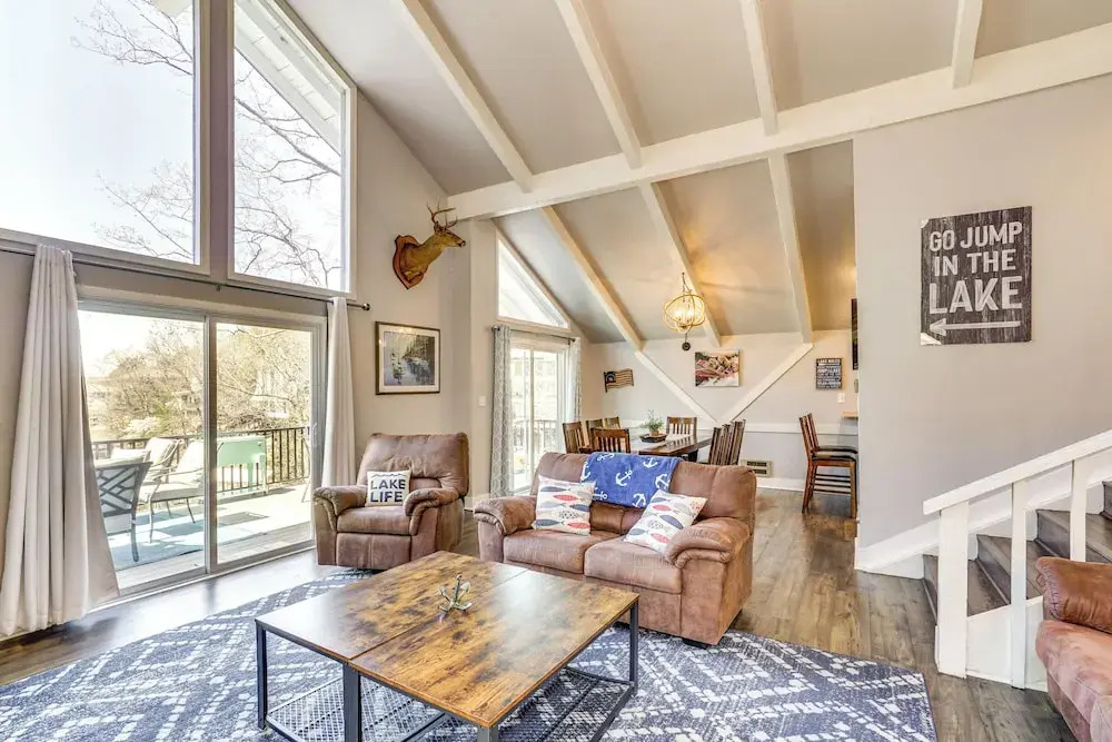 Dock, Boat Slip & View: Lakefront Tan-tar-a Home!