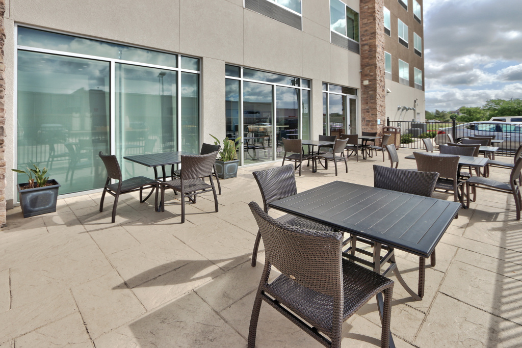 Holiday Inn Express & Suites Houston East - Beltway 8 by IHG