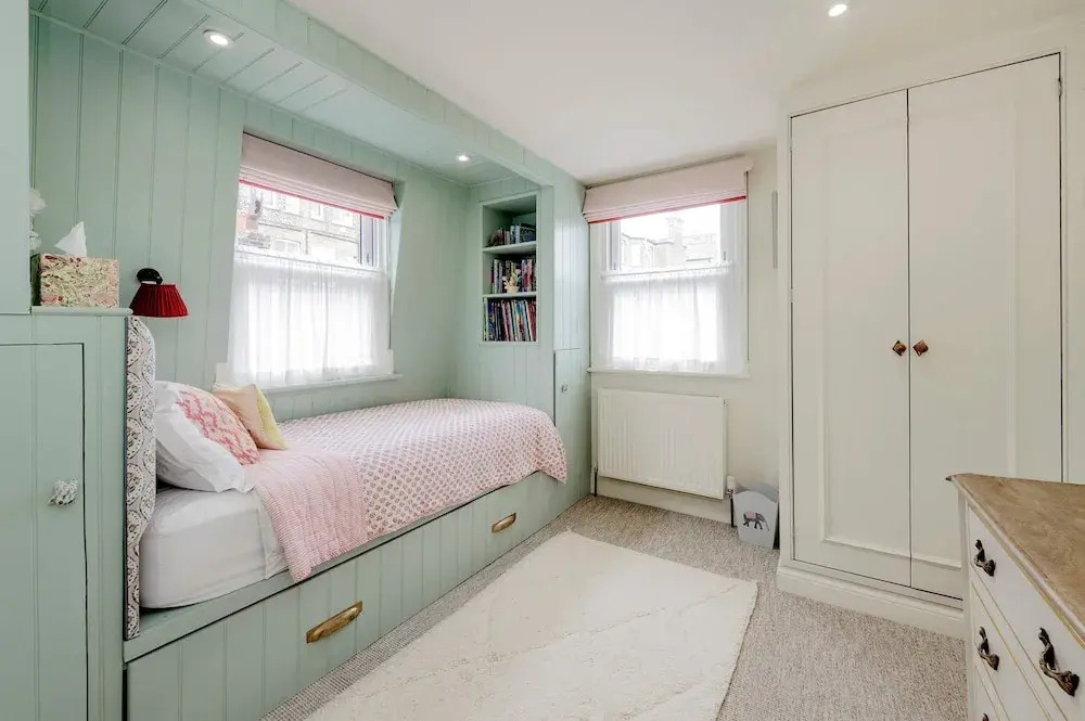 Stunning 4 bed Fulham Home With Garden