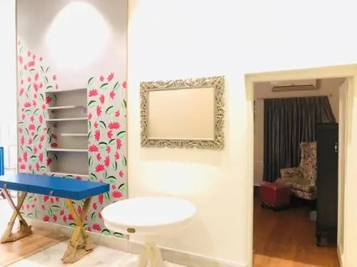 Giovanni Suites Ii