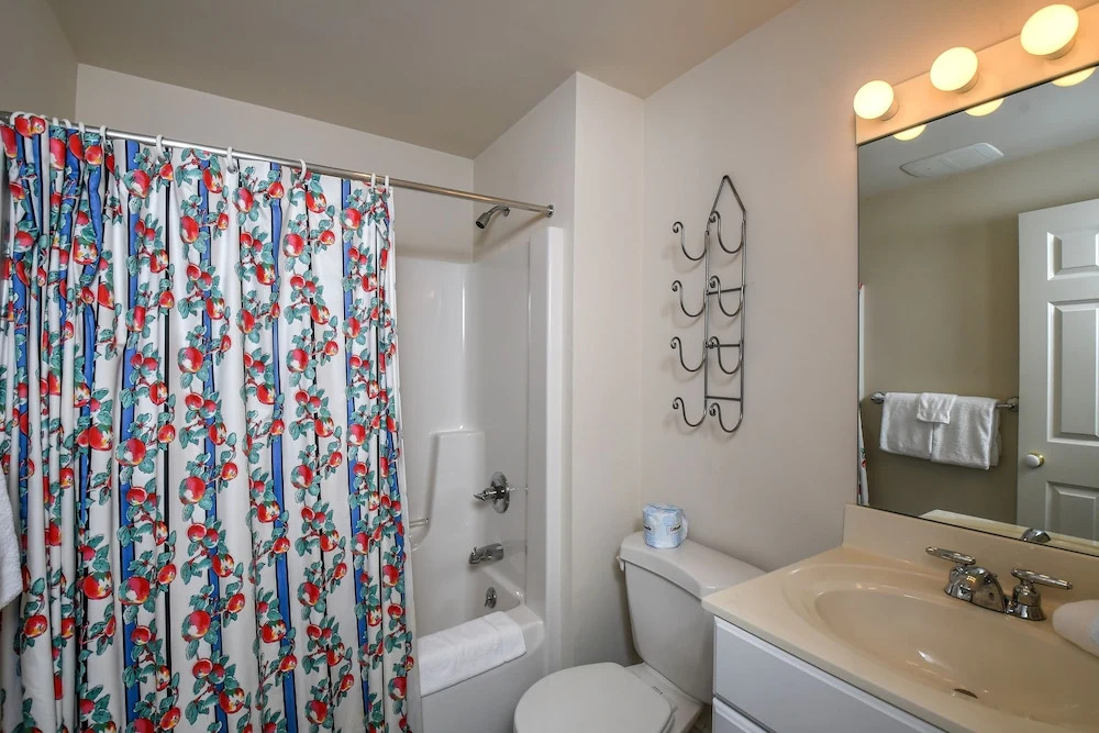 Quiet Retreat 4 Bedroom House