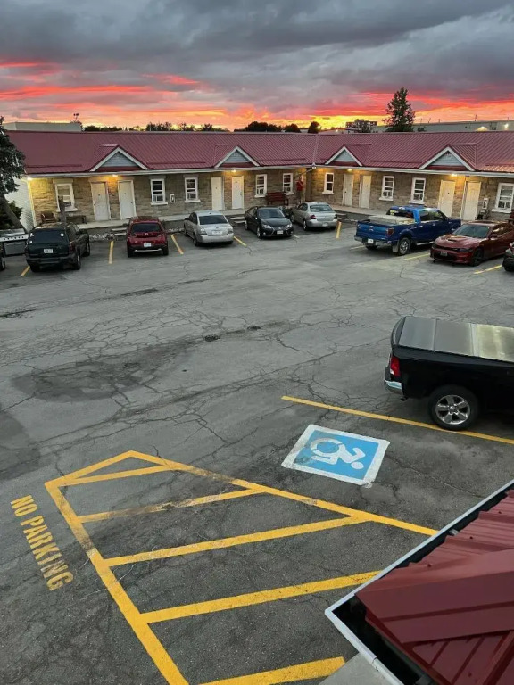Tulip Motel