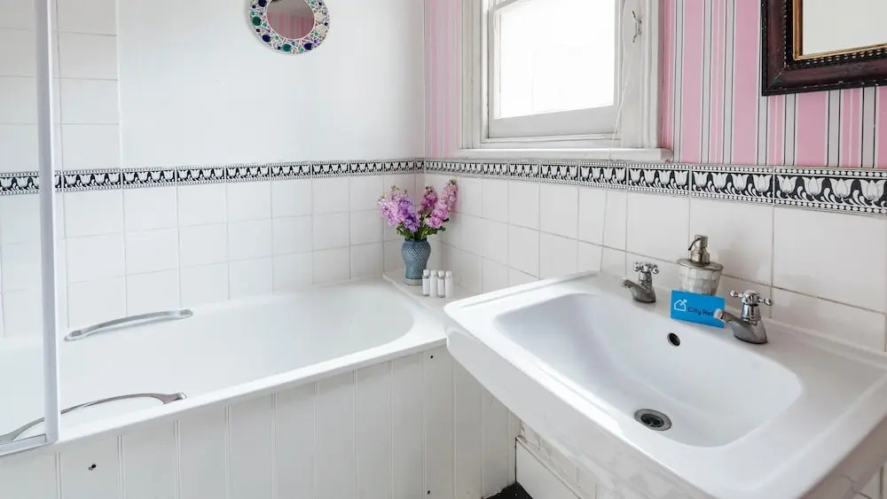 Bright Parsons Green Maisonette
