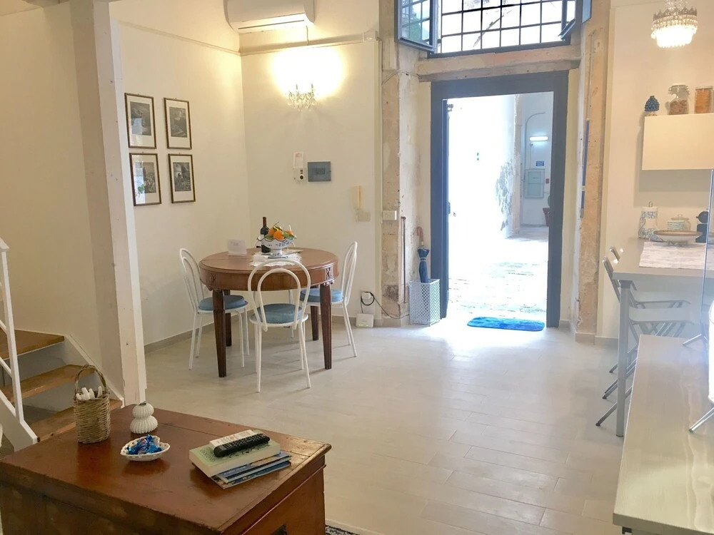Cortile Siciliano 124