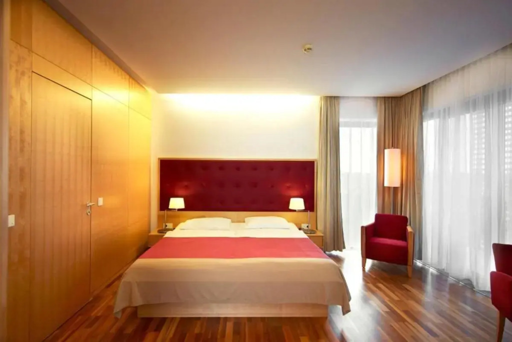 Therme Laa Hotel Silent Spa Villas
