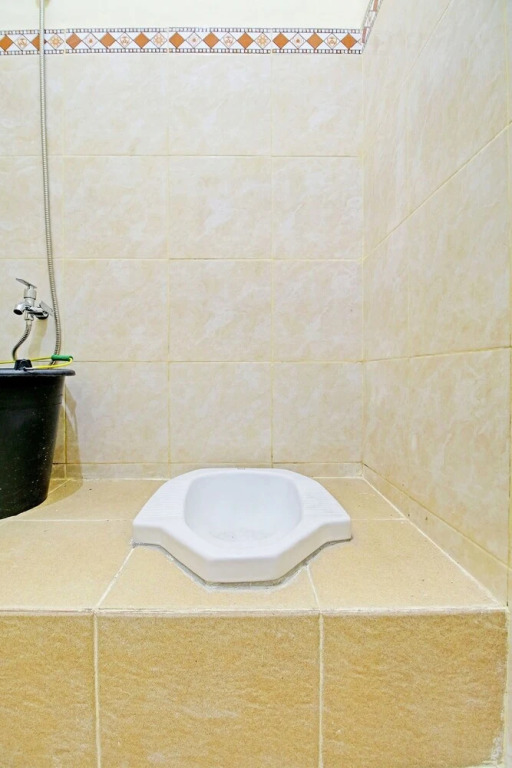 OYO Life  92953 Nirmala Kost